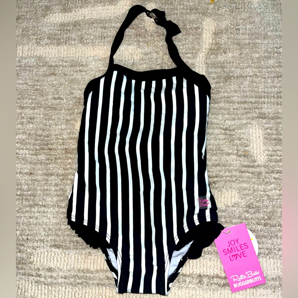 🖤🤍BRAND NEW RUFFLE BUTTS w/ TAG🤍🖤
